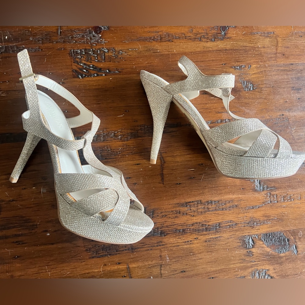 David’s Bridal 4 inch gold textured heel